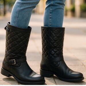 Aquatalia Black Quilted Mid-Calf Quilted Moto-Metro Style Boots   size 8  ~ EUC